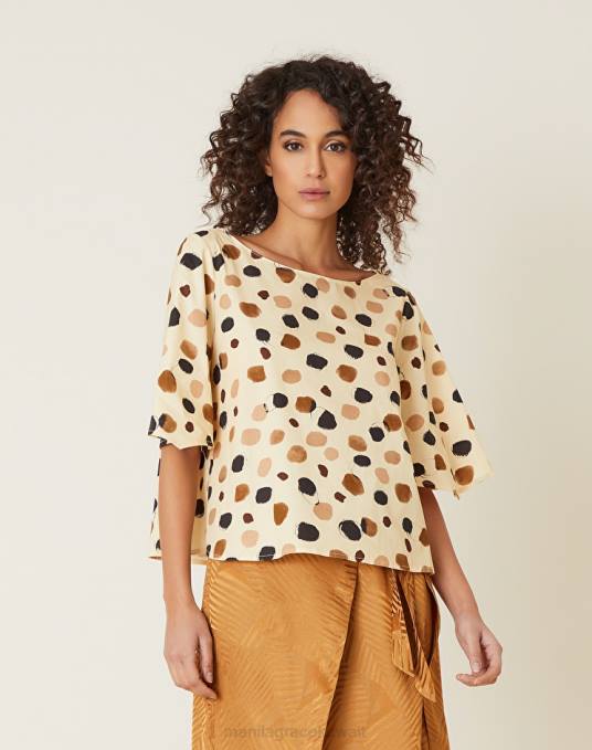 Manila Grace ملابس نحيف البيج الرملي بلوزة مربعة مع طباعة منقطة Z2TJ160