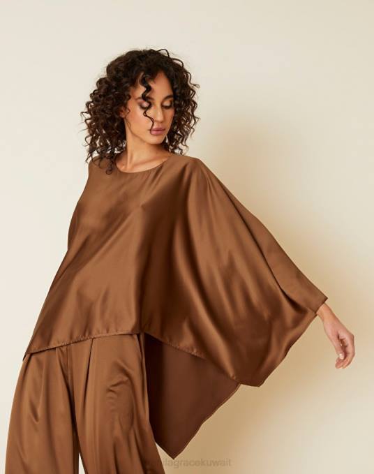 Manila Grace ملابس نحيف التبغ البني بلوزة غير متماثلة من الساتان بلون خالص Z2TJ167