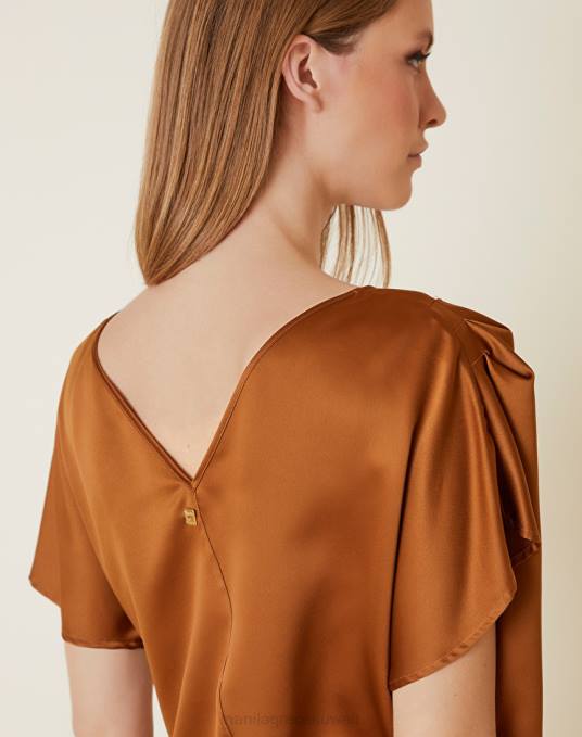 Manila Grace ملابس نحيف التبغ البني بلوزة ساتان غير متماثلة Z2TJ169