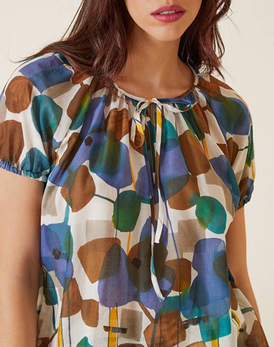 Manila Grace ملابس نحيف حليب ابيض بلوزة قطنية مكشكشة مع طبعة شجرة مجردة Z2TJ176