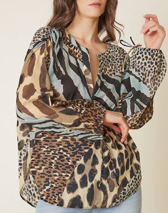 Manila Grace ملابس نحيف الغبار الأزرق بلوزة بفتحات وطبعات حيوانية Z2TJ178