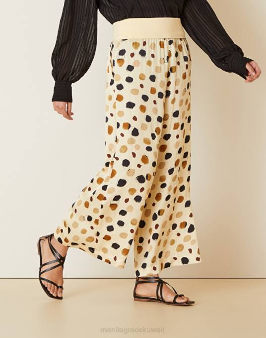 Manila Grace ملابس نحيف البيج الرملي بنطال قصير بطبعة نقاط Z2TJ394