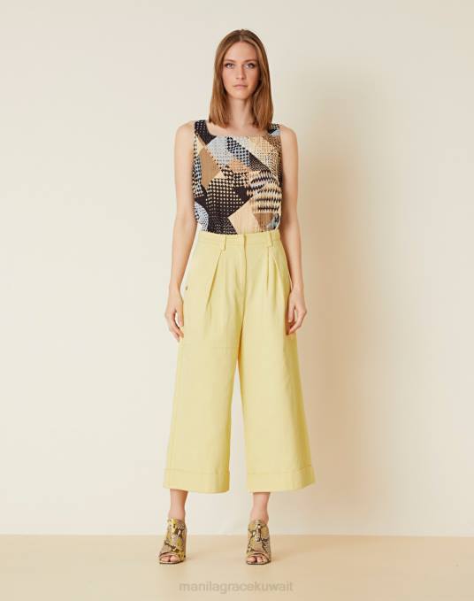 Manila Grace ملابس نحيف البيج الرملي بنطلون قصير مع طيات Z2TJ401