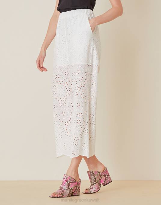 Manila Grace ملابس نحيف حليب ابيض سروال قصير بالتطريز الإنجليزي Z2TJ472