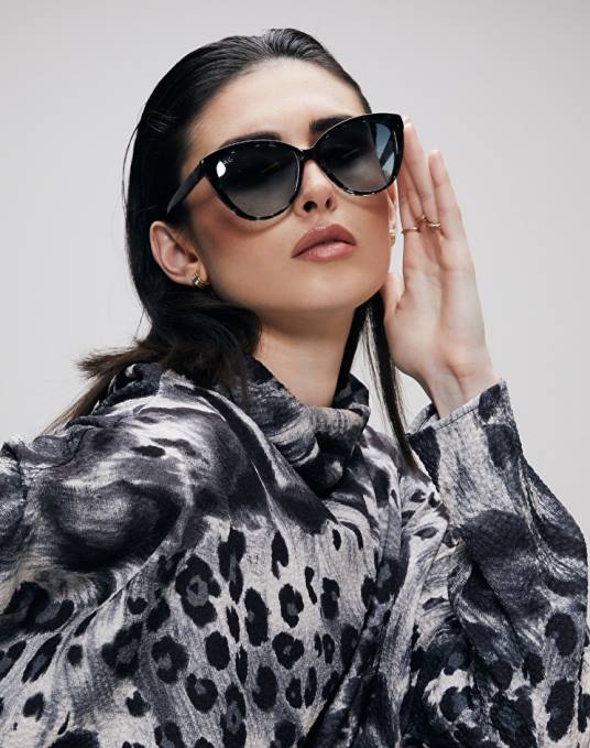 Manila Grace ملحق نحيف أفانا الخضراء قطع النظارات الشمسية العين Z2TJ592