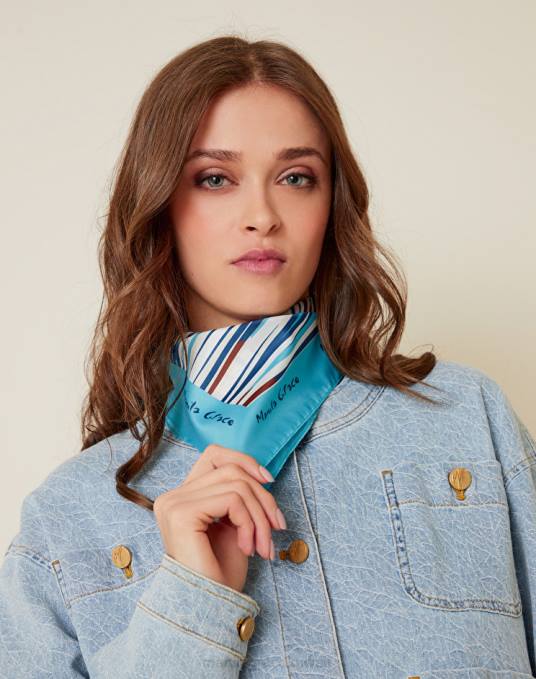 Manila Grace ملحق نحيف محيط أزرق فولارد مربع من نسيج قطني مضلع مع طباعة خطوط مجردة Z2TJ648